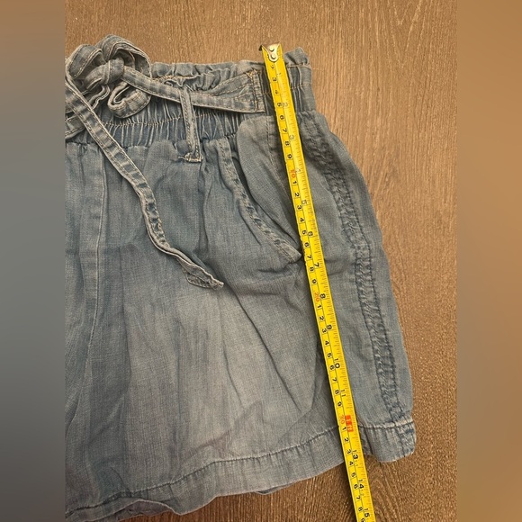 KNOX ROSE LIGHTWEIGHT FAUX DENIM PAPER BAG WAIST SHORTS - Size Small SKU:572 - Picture 4 of 5